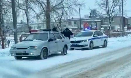 В Брянске оштрафовали 19-летнего водителя с фейковой мигалкой