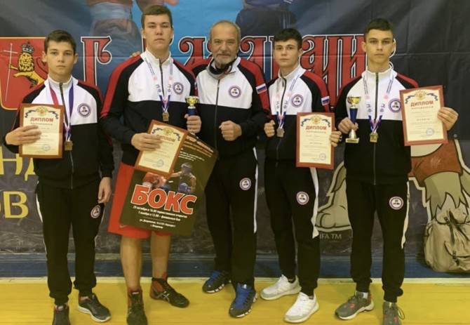 Брянские боксёры завоевали 4 медали на турнире во Владимире