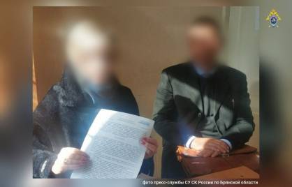 Замдиректора колледжа получила от студента взяток на 49 тысяч рублей