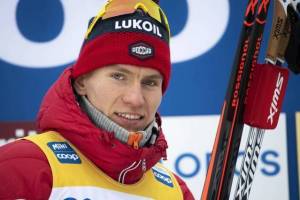 Брянский лыжник Большунов упал в скиатлоне на Олимпиаде в Пекине