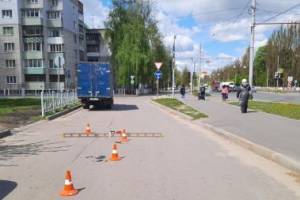 В Брянске водитель грузовой ГАЗели сломал ребра 71-летнему велосипедисту