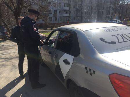 В Брянске сотрудники ГИБДД устроили облаву на таксистов