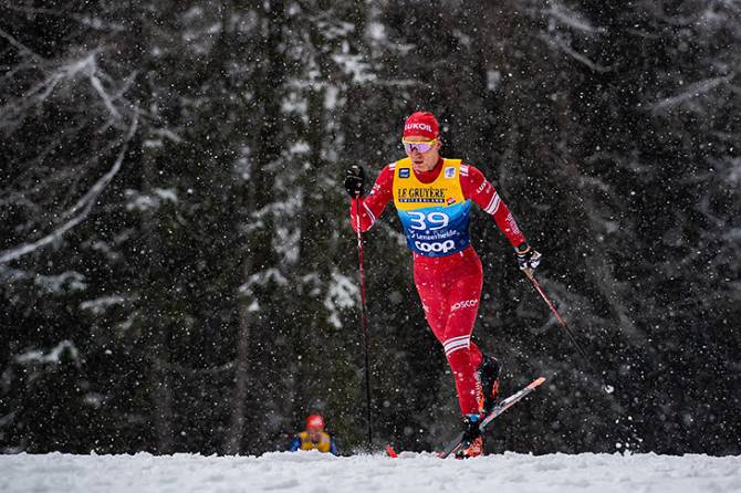 На «Тур де Ски» брянский лыжник Большунов стал вторым на 15 км классикой