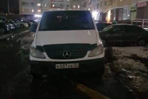 В Брянске на проспекте Станке Димитрова сняли на фото «мастера парковки»