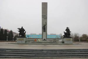 В Брянске при реконструкции площади Партизан подрядчик сделал ошибку в имени дважды Героя СССР