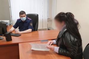 В Брянске повязали сотрудницу московской организации за взятку чиновнику Торикову