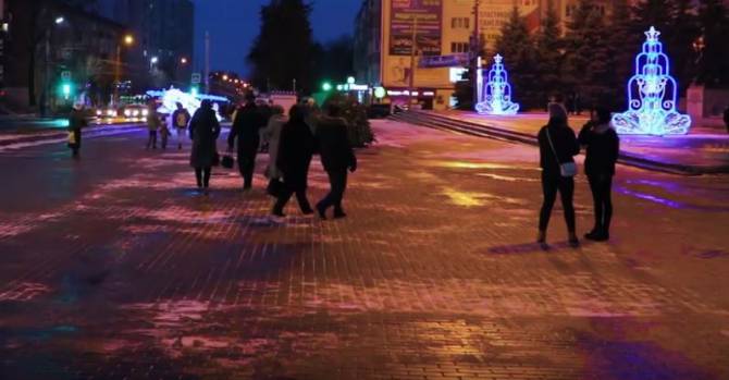 Новогоднюю иллюминацию Брянска сняли на видео