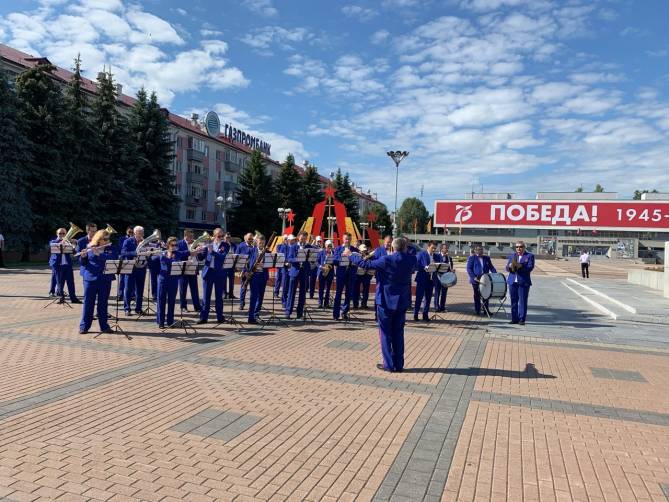 Брянский духовой оркестр сыграл «Прощание славянки» в музыкальном Параде Памяти