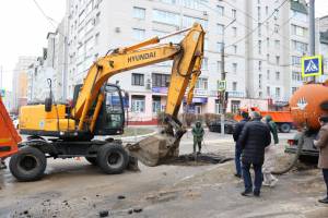 В Брянске из-за коммунальной аварии без воды остались 30 домов, школы и детсады