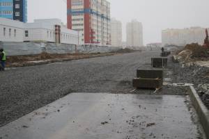 В Брянске смонтировали половину электроопор на улице Советской