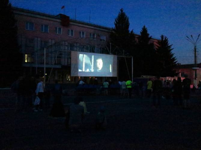 Новозыбковцам бесплатно покажут кино на центральной площади и в кинотеатре