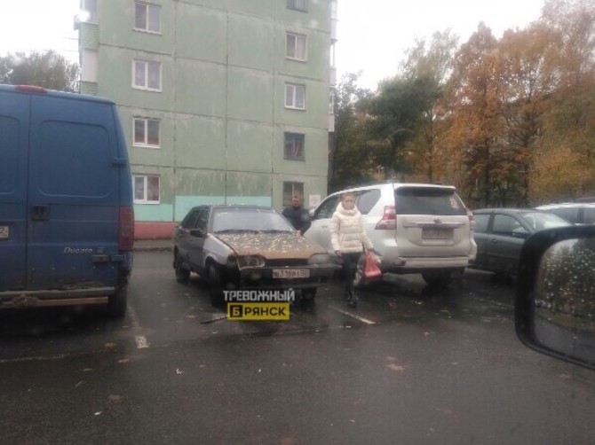 В Брянске на парковке сфотографировали «машину смерти»