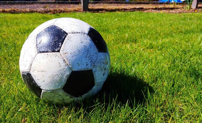 Жители Унечи просят обновить футбольное поле