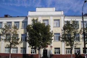 Учащихся клинцовской гимназии на год пустили питаться в соседнее здание