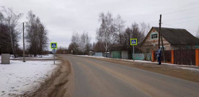 Брянских дорожников наказали за отсутствие тротуаров и освещения на трассе «Сураж-Гордеевка»