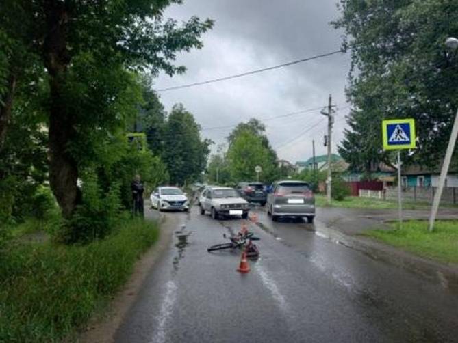 В Брянске на Куйбышева водитель Volkswagen сбил 25-летнюю велосипедистку
