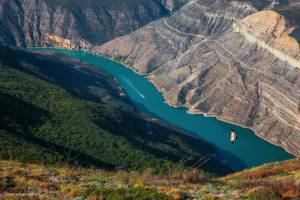 Брянский суд взыскал с турагентства 50 тысяч рублей за фотографию Сулакского каньона