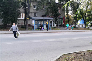 В Брянске на улице Шолохова люди рискуют жизнью на закрытой «зебре»