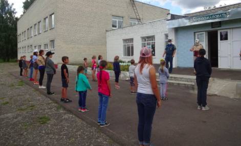 В пришкольные лагеря Трубчевского района наведались сотрудники МЧС