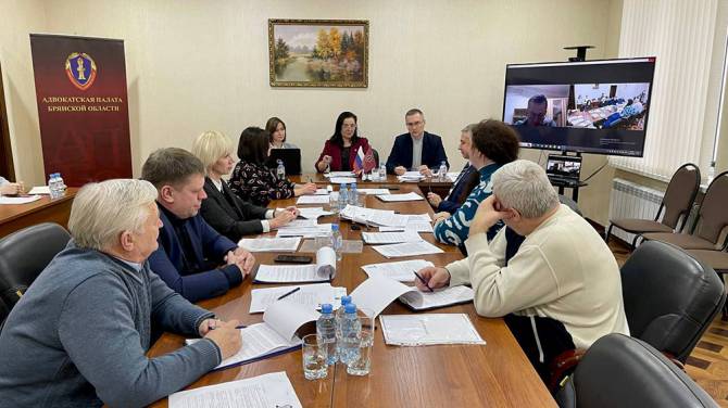 10 потенциальных адвокатов сдали экзамен в Брянске