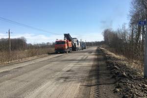 В Погарском районе начался ремонт двух социально значимых дорог