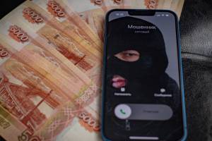 У брянского студента лжесиловики выманили 60 тысяч рублей, валюту и золото