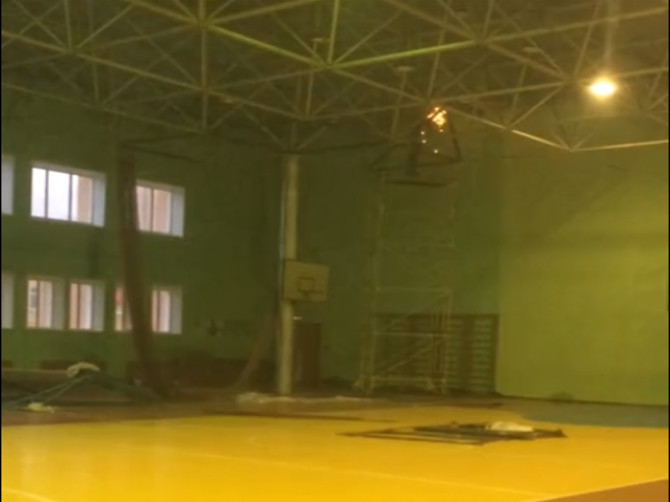В Климово сняли на видео большой потоп в спортивной школе