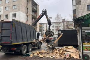 Очередные нелегальные киоски снесли в Бежицком районе Брянска