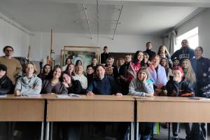 Брянские художники провели мастер-классы для студентов луганской академии