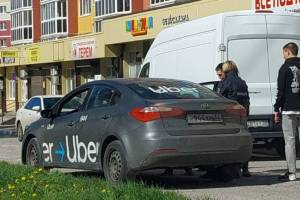В Брянске на улице Костычева в автомобиле такси скончался водитель