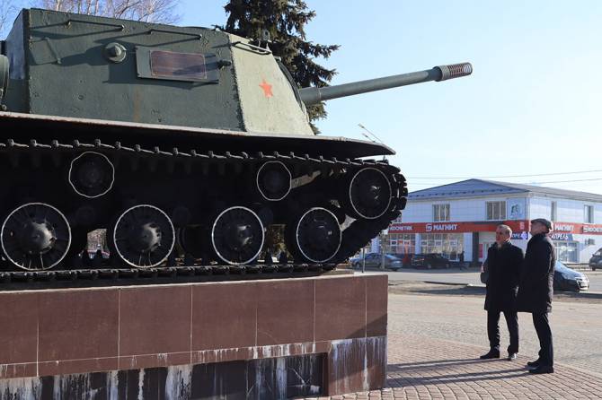 В Брянске отремонтируют памятник самоходке ИСУ-152