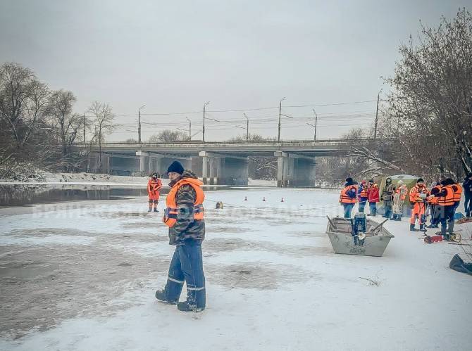 В Брянске зона поиска провалившихся по лед детей расширена до 2 тысяч кв метров