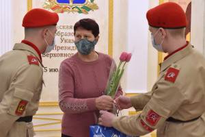 В Брянске матерей и вдов погибших героев поздравили с 8 марта