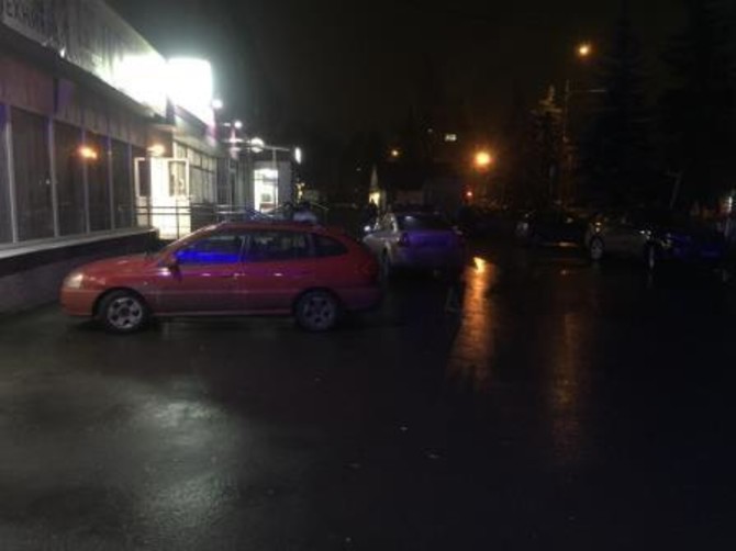 В Брянске водитель KIA сбил на парковке 36-летнюю женщину