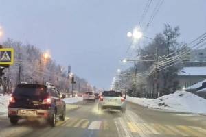 В Брянске водители начали оценивать переживший зиму асфальт