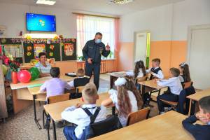 В День знаний брянским школьникам рассказали о безопасности