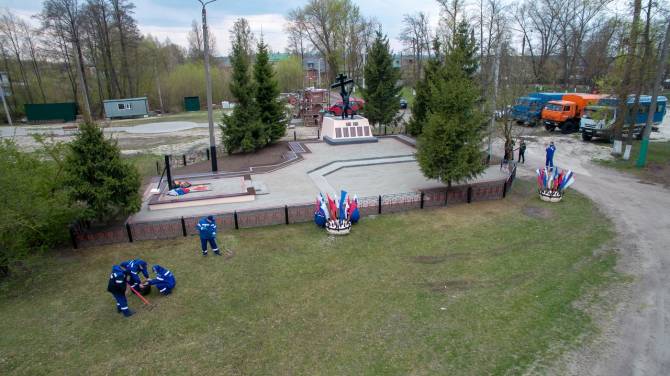 В брянском поселке Радица-Крыловка капитально отремонтировали воинский мемориал