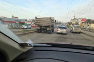 На путепроводе в Фокинском районе Брянска выросла пробка
