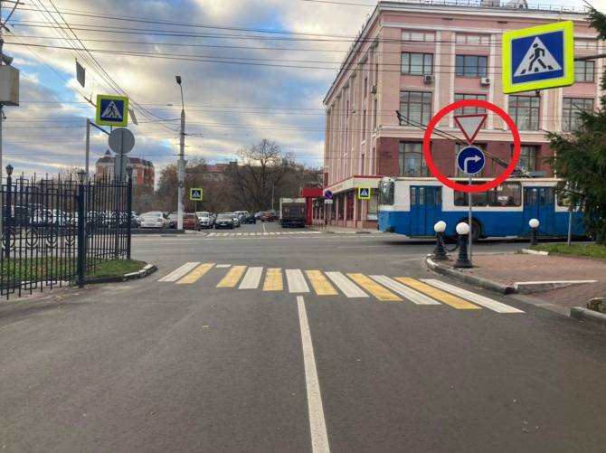 В Брянске после смертельного ДТП изменили организацию движения транспорта на проспекте Ленина