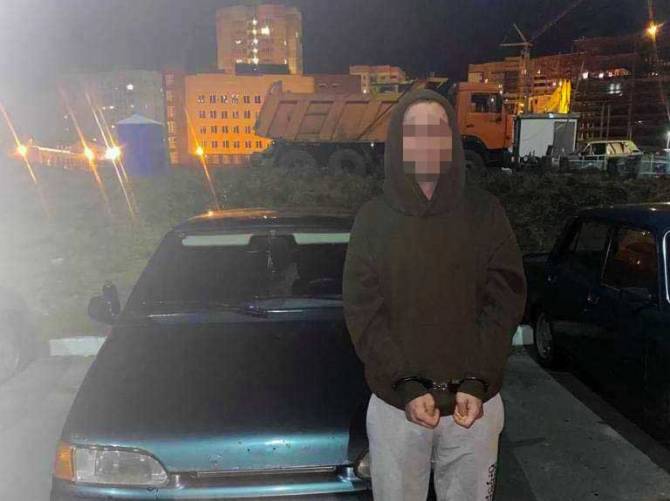 В Брянске задержали парня со 100 граммами мефедрона