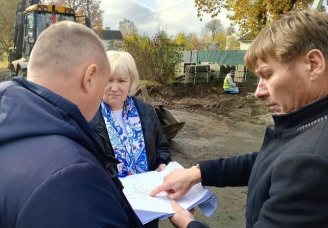 В Брянске в ходе капремонта улицы Камозина сделают парковку у детского сада