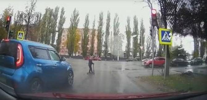 В Брянске осудят водителя Kia за проезд на «красный»
