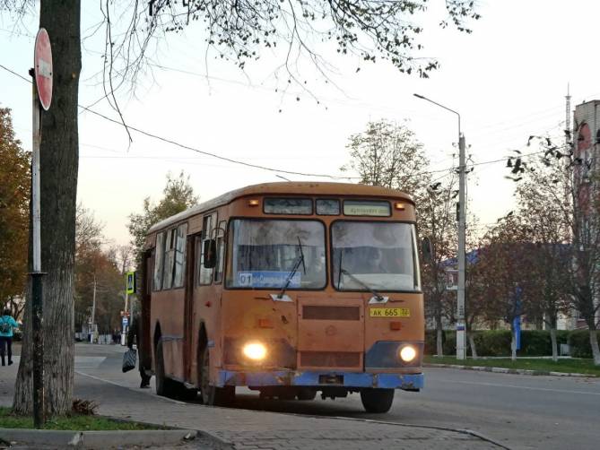 В Унече сохранился в строю легендарный автобус ЛиАЗ-677М
