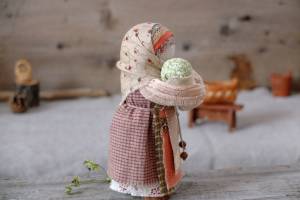 Брянцев позвали на мастер-класс по изготовлению куклы «Мать и дитя»
