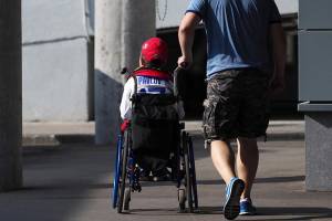 Родителям брянских детей-инвалидов выделят дополнительный отпуск