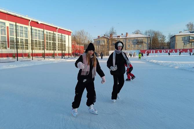 В Брянске открылся самый большой в городе ледовый каток