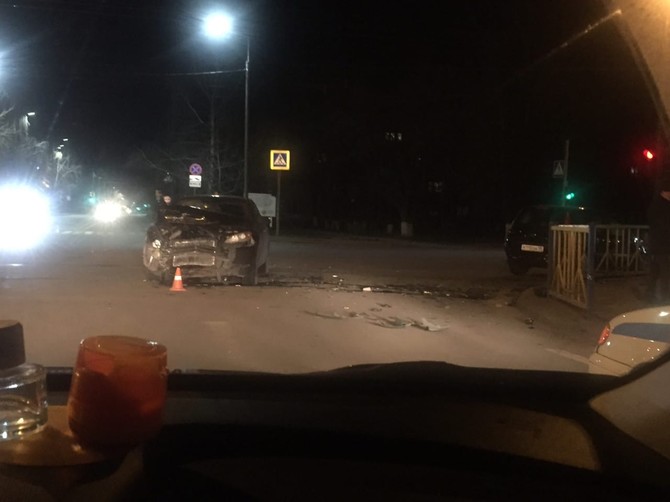 В Брянске на Новом городке ночью произошла серьезная авария