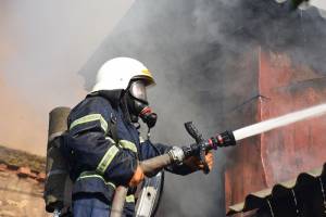 В Брянске из-за загоревшегося электрощитка эвакуировали 40 жильцов многоэтажки