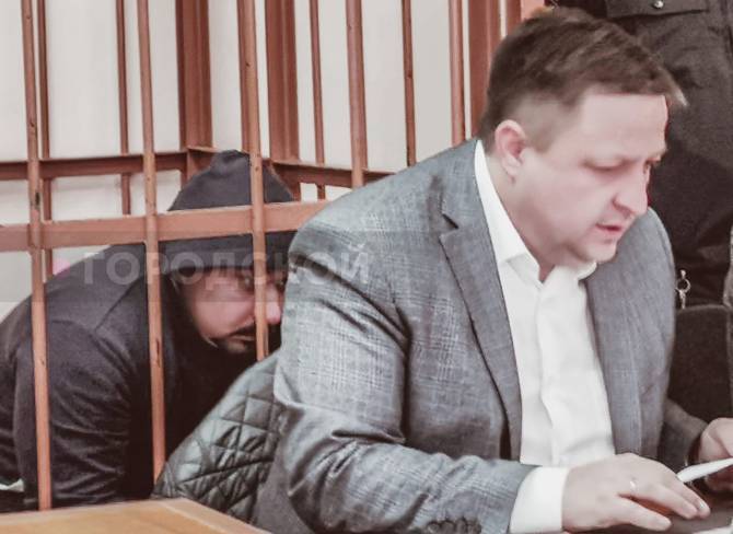 Видео бесновавшегося брянского полицейского Терехова показали суду