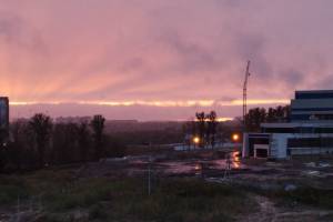 В Брянске сняли на фото фантастический розовый закат